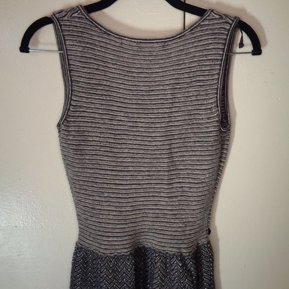 Knitted & Knotted Sleeveless V-Neck Mid Length Wool Blend Fit Flare Flowy Dress - Picture 5 of 9